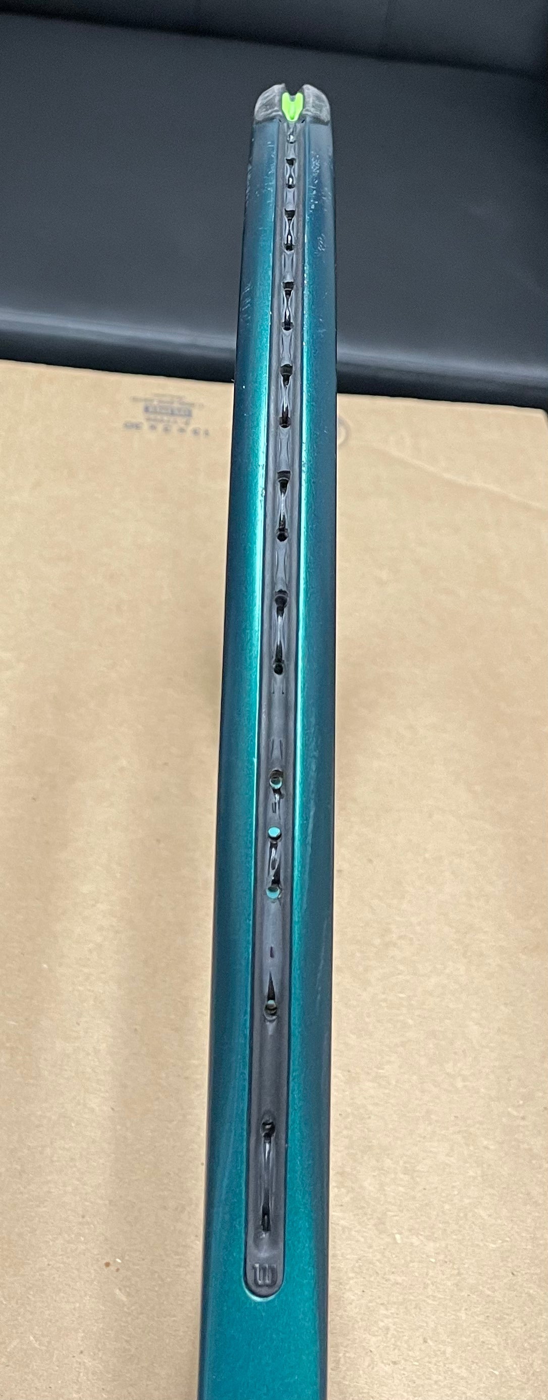 Used - Wilson Blade 98 V9 16x19 (1/4)