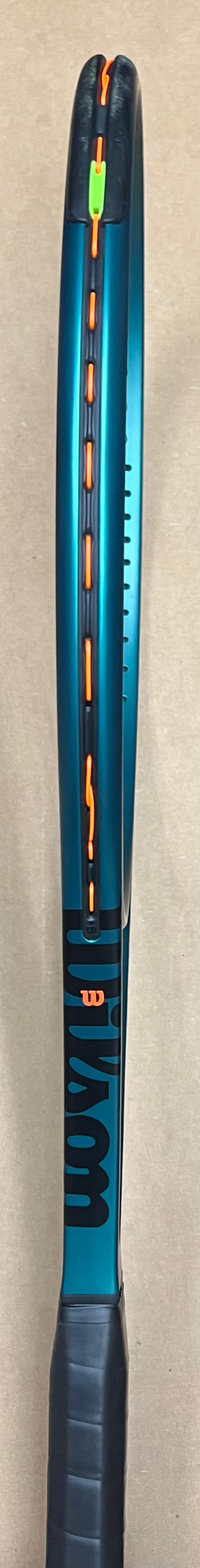 Used - Wilson Blade 104 v9 (4 3/8")