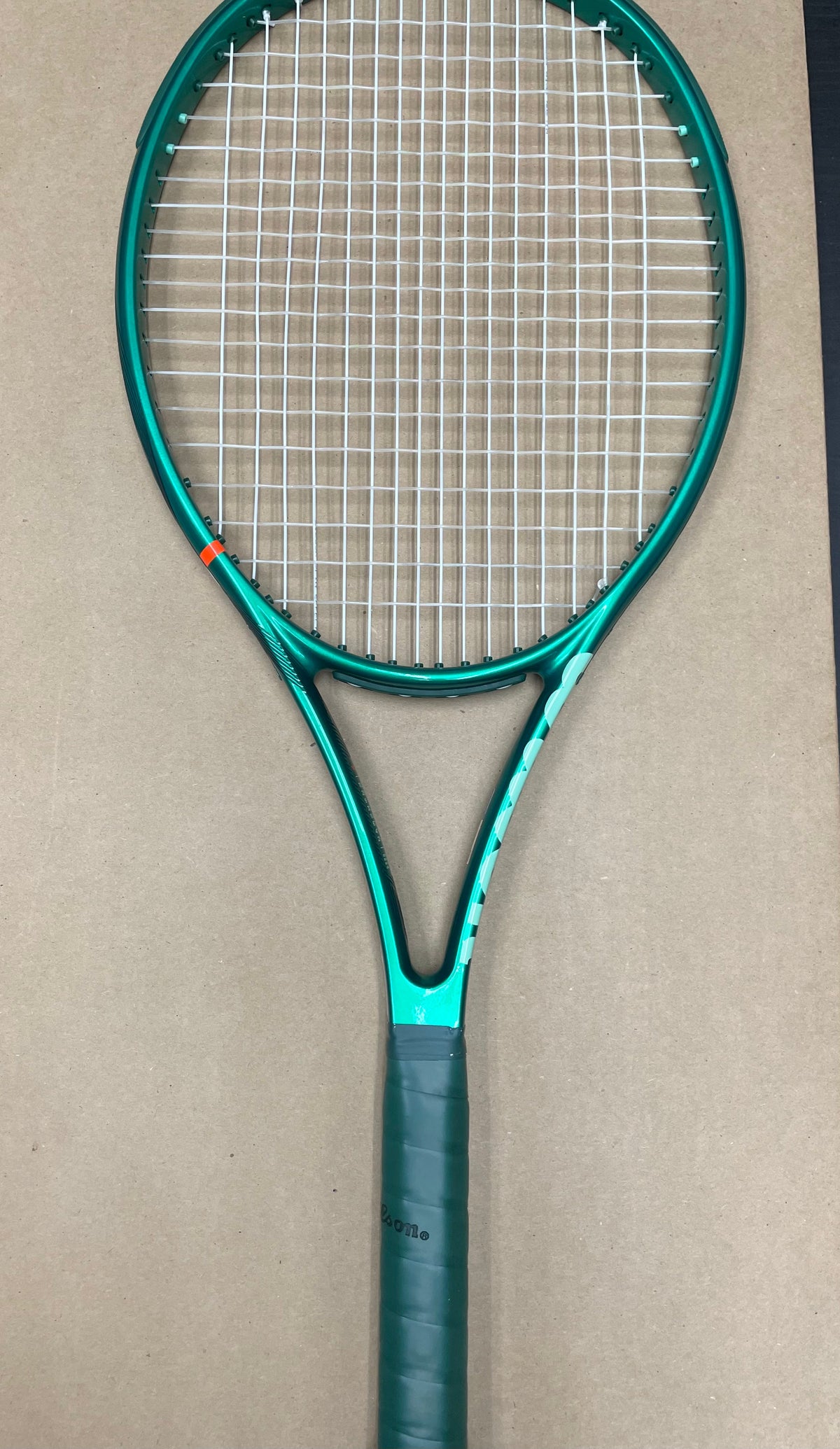Used - Wilson Blade 104 16x19 v10 (4 3/8")