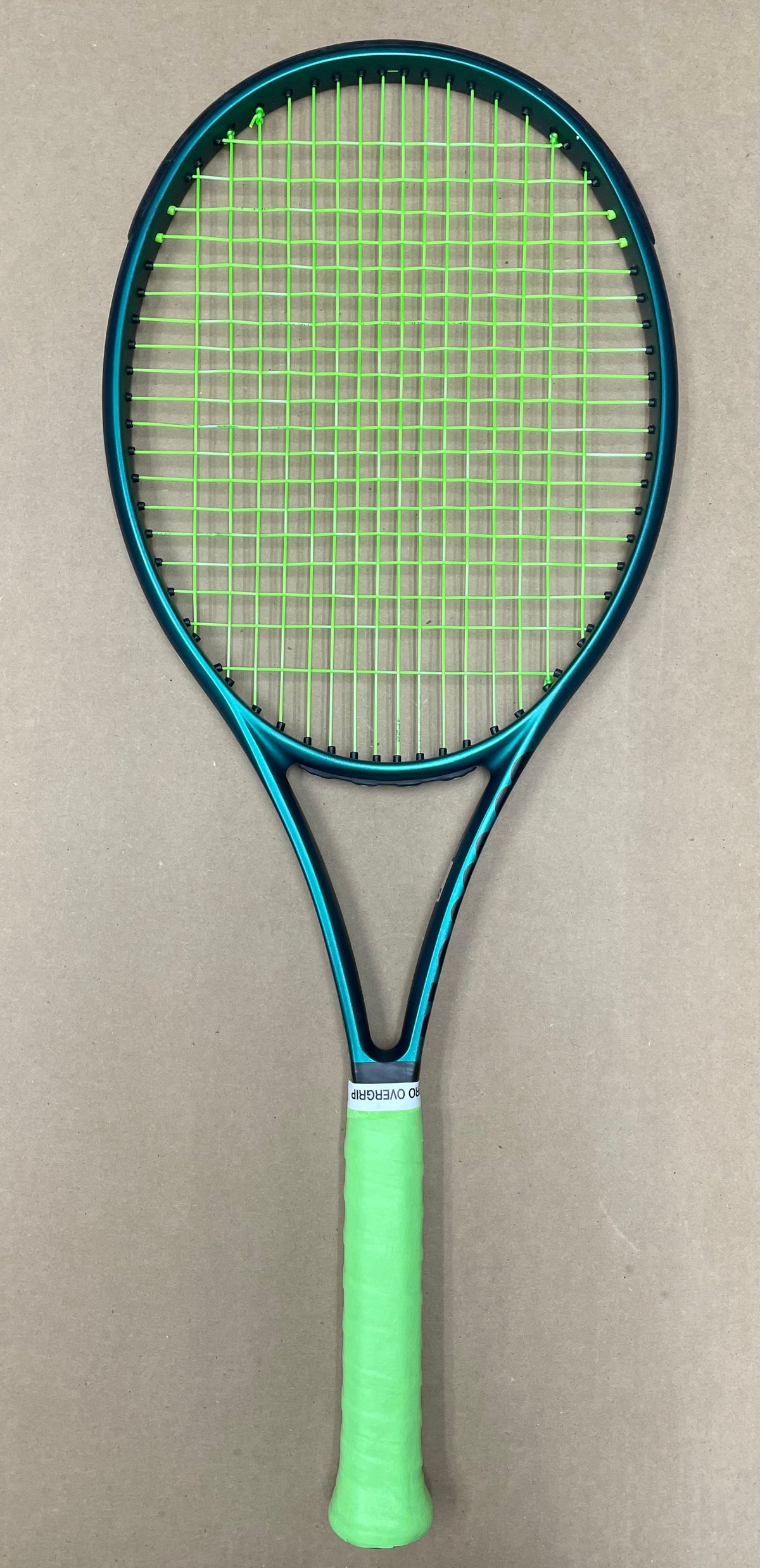Used - Wilson Blade 100  V9 16x19 4 1/4 (2)