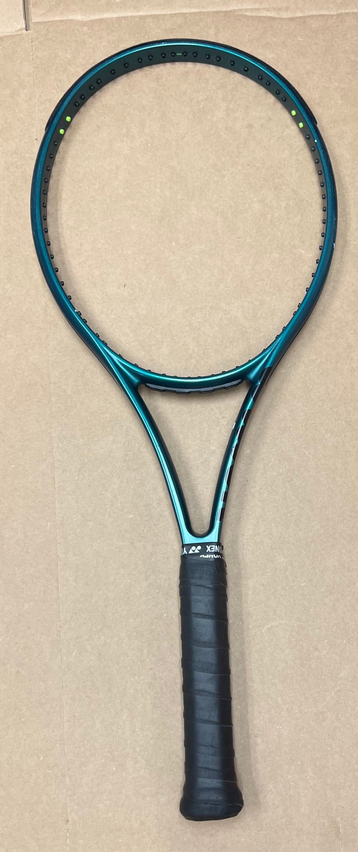 Used - Wilson Blade 100L 16x19 v9 (4 3/8")