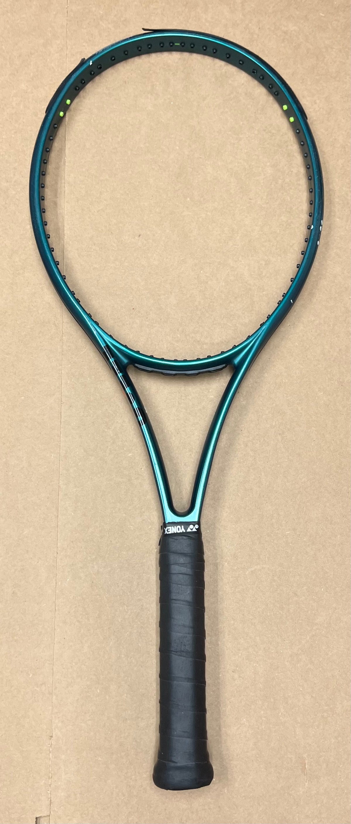 Used - Wilson Blade 100L 16x19 v9 (4 3/8")