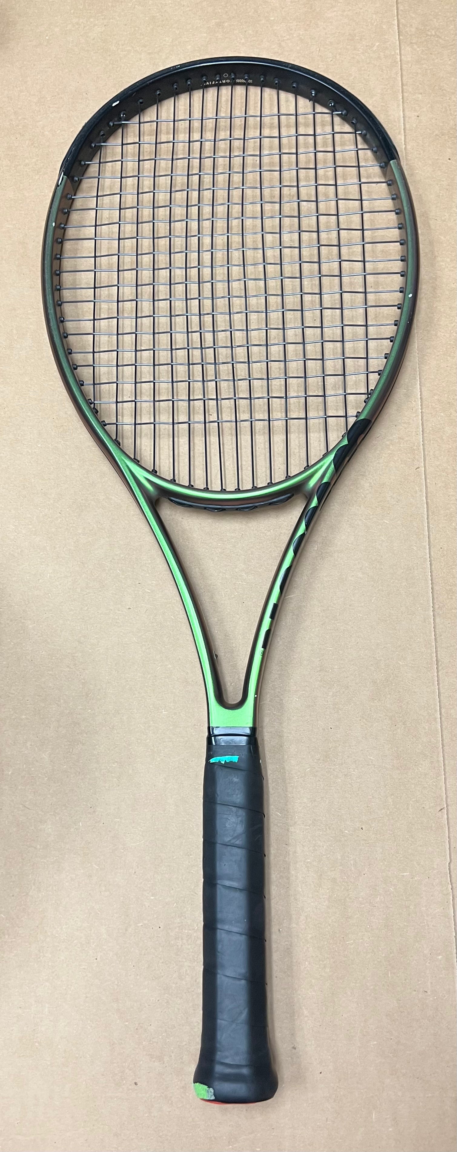 Used - Wilson Blade 98 16x19 v8 (4 3/8")