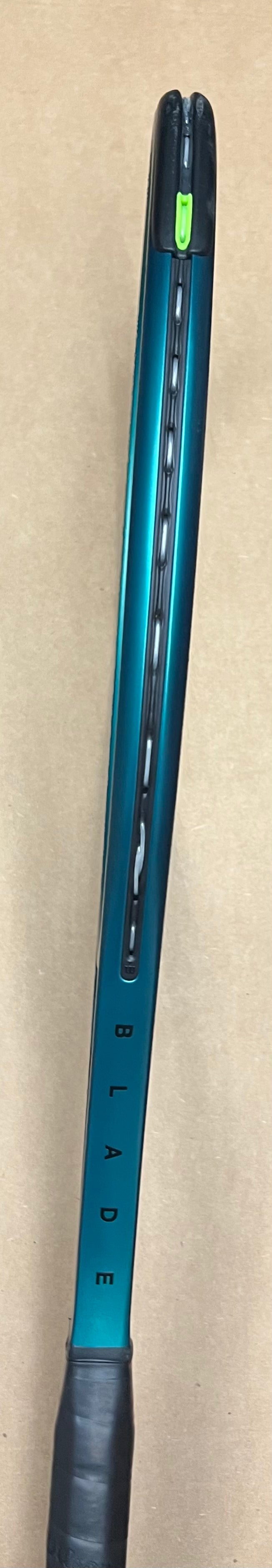 Used - Wilson Blade 104 v9 (4 3/8")