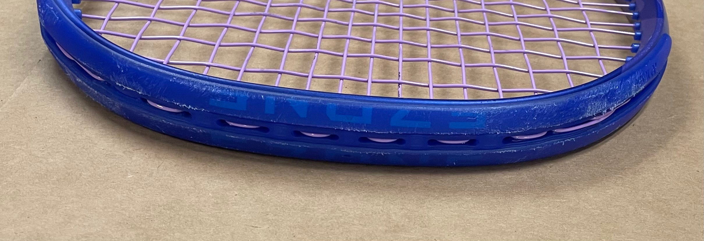 Used - Yonex Ezone 100 v8 (4 1/4")